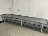 Duże stoły produkcyjne z blatami ze stali nierdzewnej, 2 szt. - 2