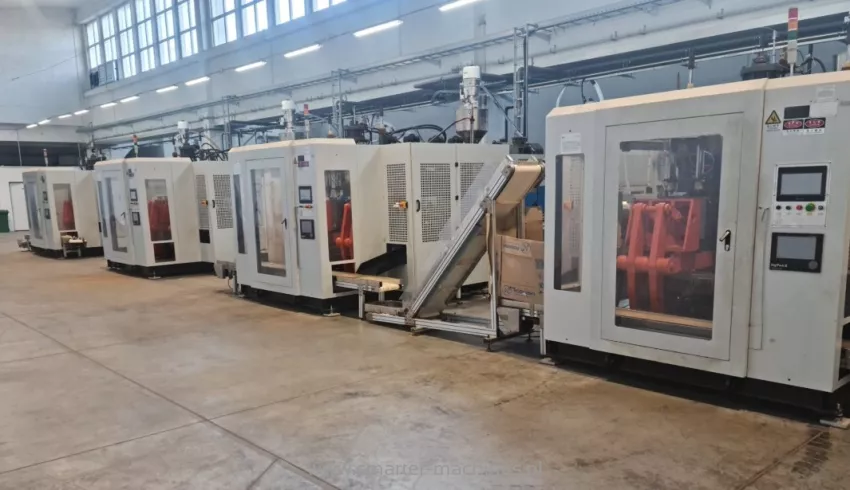 Wytłaczarko-wydmuchiwarka butelek