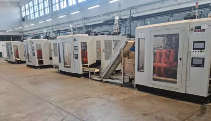 Wytłaczarko-wydmuchiwarka butelek