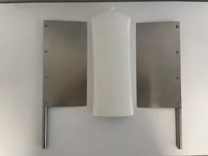 Blachy doklejające etykietę