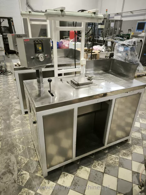 Prasa hudrauliczna do pudrów (Urliński, 1998) nr 3