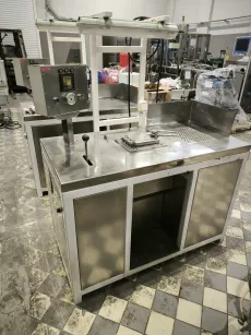 Prasa hudrauliczna do pudrów (Urliński, 1998) nr 3